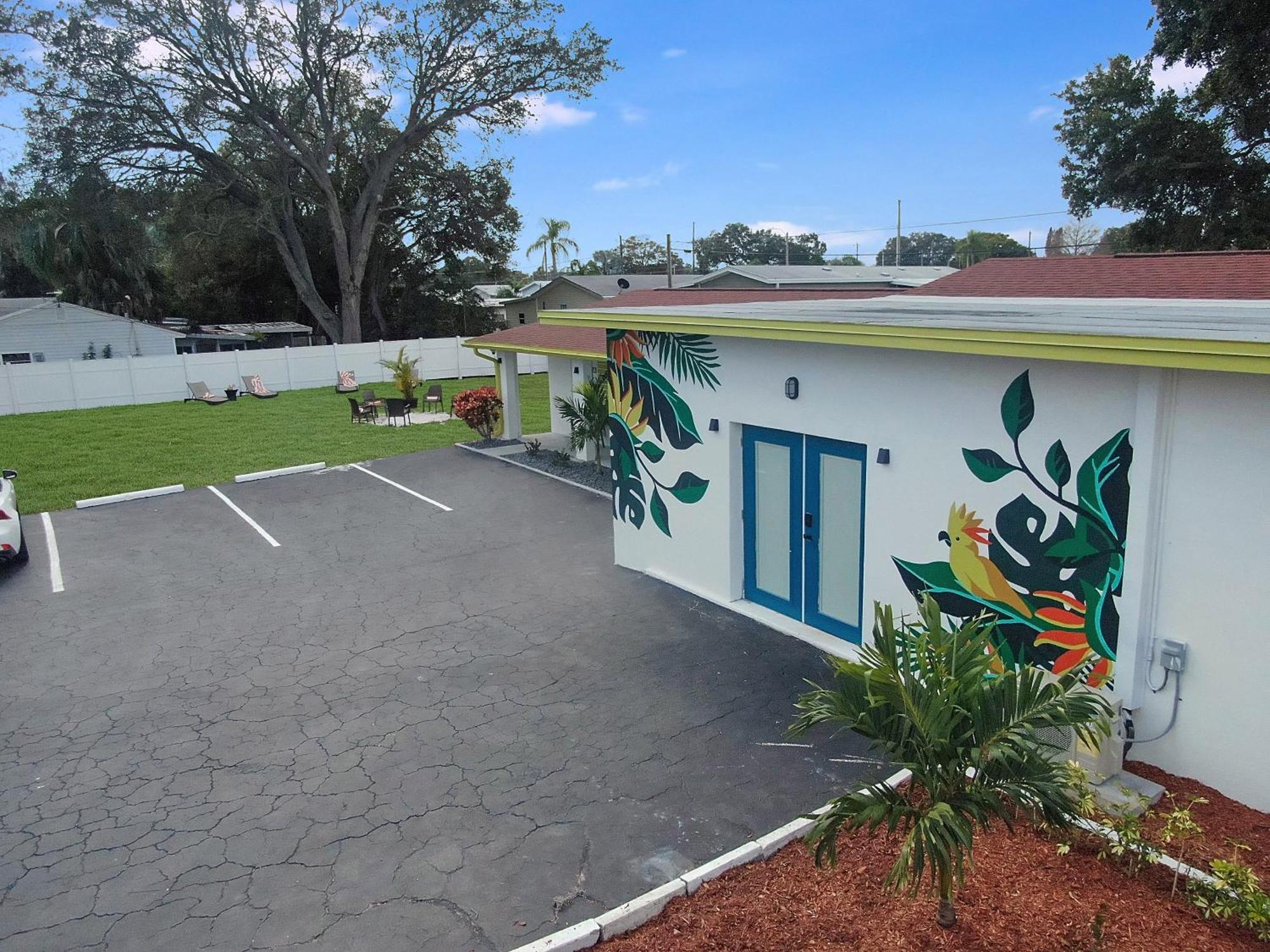 Palm Cove Motel Clearwater Exterior photo