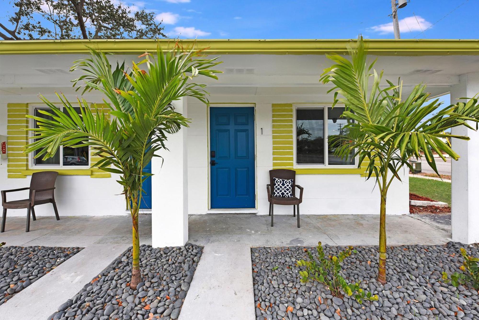 Palm Cove Motel Clearwater Exterior photo