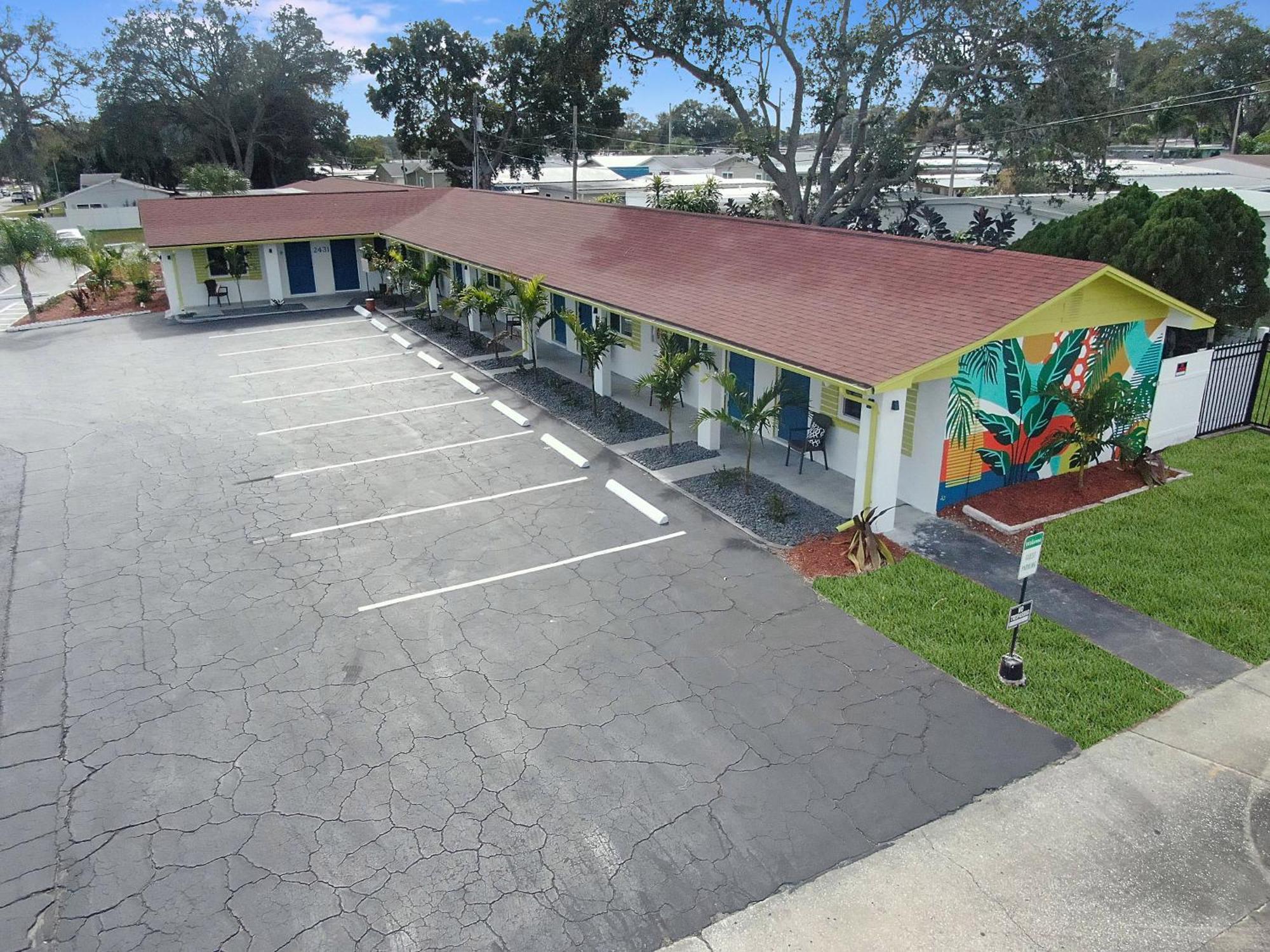 Palm Cove Motel Clearwater Exterior photo